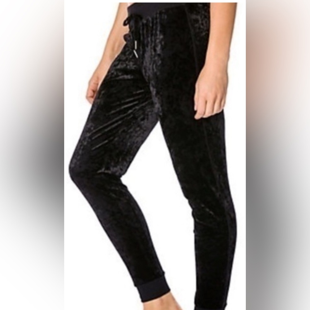 Betsey Johnson the velour joggers